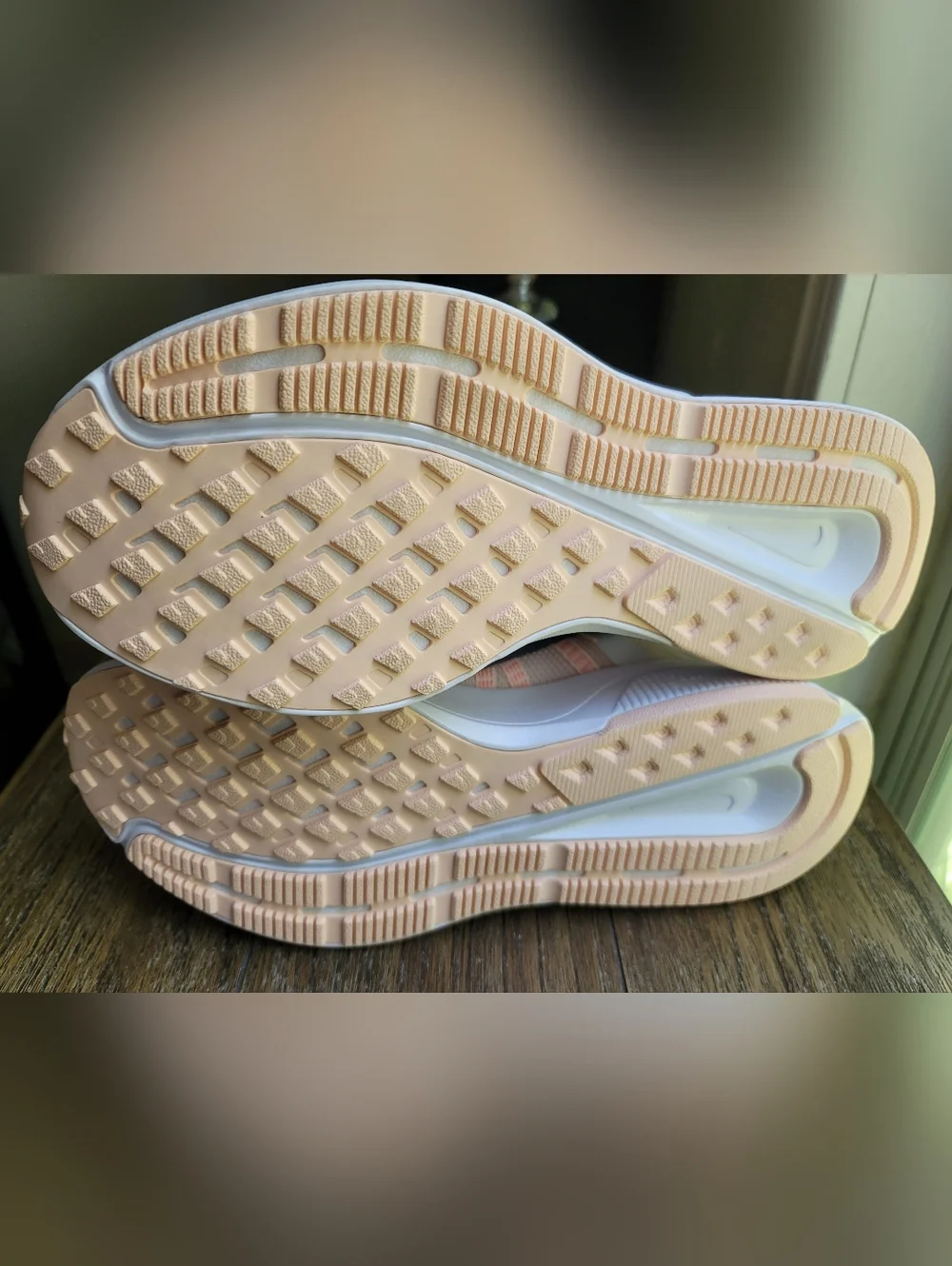 Nike Women's White & Peach Running Shoes - Picture 7 of 10